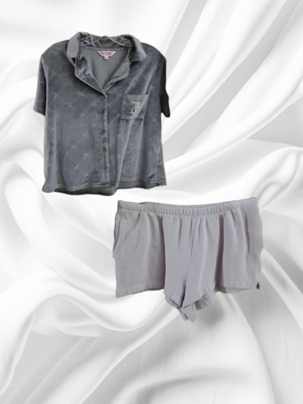 Juicy Couture Velour Top and Wild Fox Sweatpant Shorts Sleep/ Loungewear Outfit
